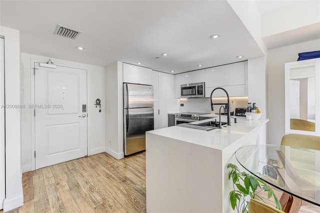 111 E Flagler St # 708, Miami FL 33131 - Miami, FL - Photo 5