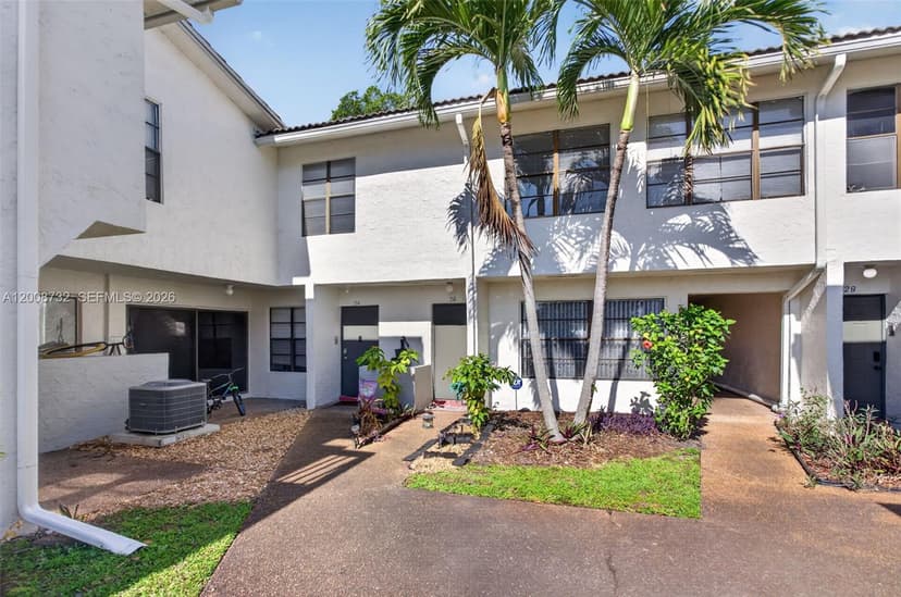 2526 Coral Springs Dr # 2526, Coral Springs FL 33065