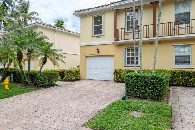 154 Santa Barbara Way, Palm Beach Gardens FL 33410