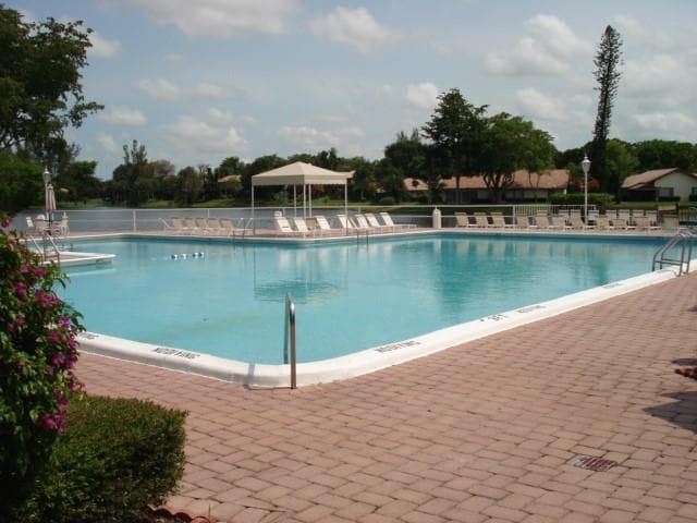 3740 Inverrary Drive # 1a, Lauderhill FL 33319 - Lauderhill, FL - Photo 2