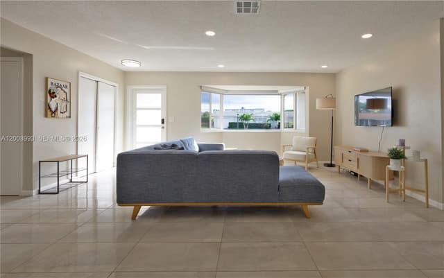 609 S Crescent Dr, Hollywood FL 33021 - Hollywood, FL - Photo 7