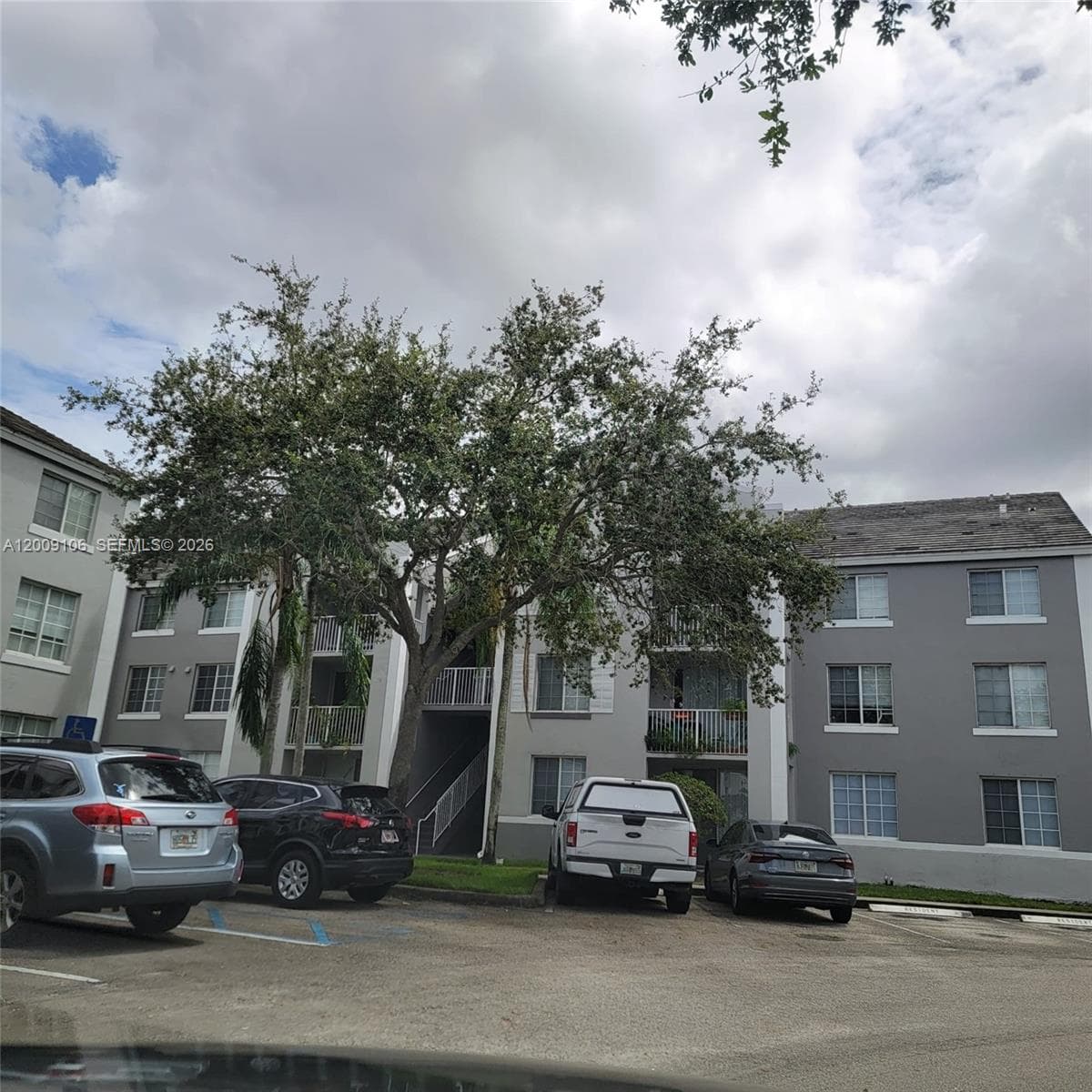 711 SW 111th Way # 301, Pembroke Pines FL 33025 - Pembroke Pines, FL - Photo 1