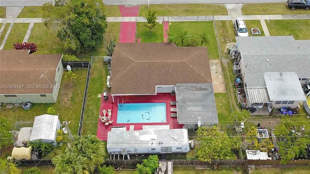 1762 NW 8th Ave, Homestead FL 33030 - Homestead, FL - Photo 4