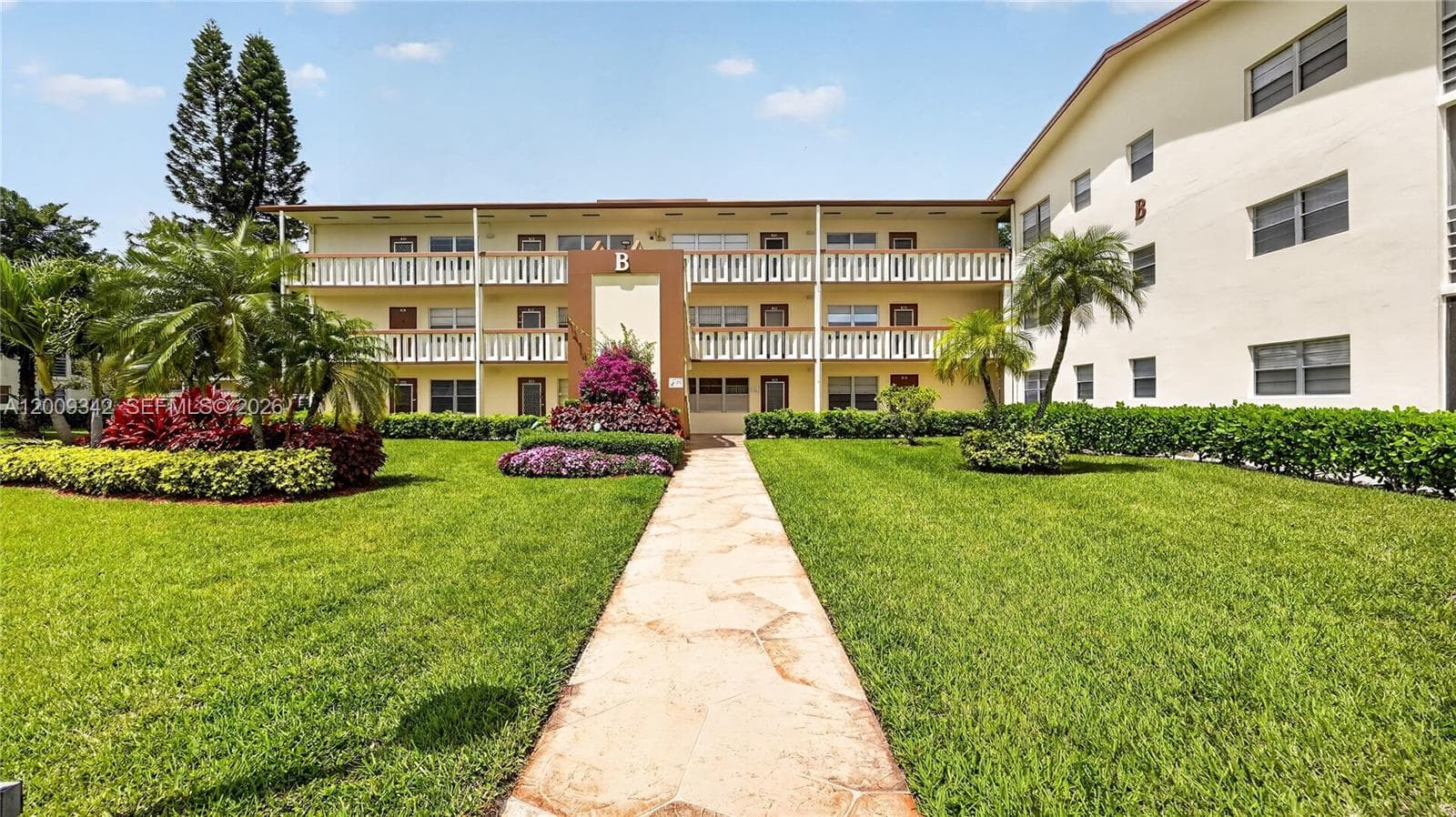 48 Mansfield B # 48, Boca Raton FL 33434 - Boca Raton, FL - Photo 1