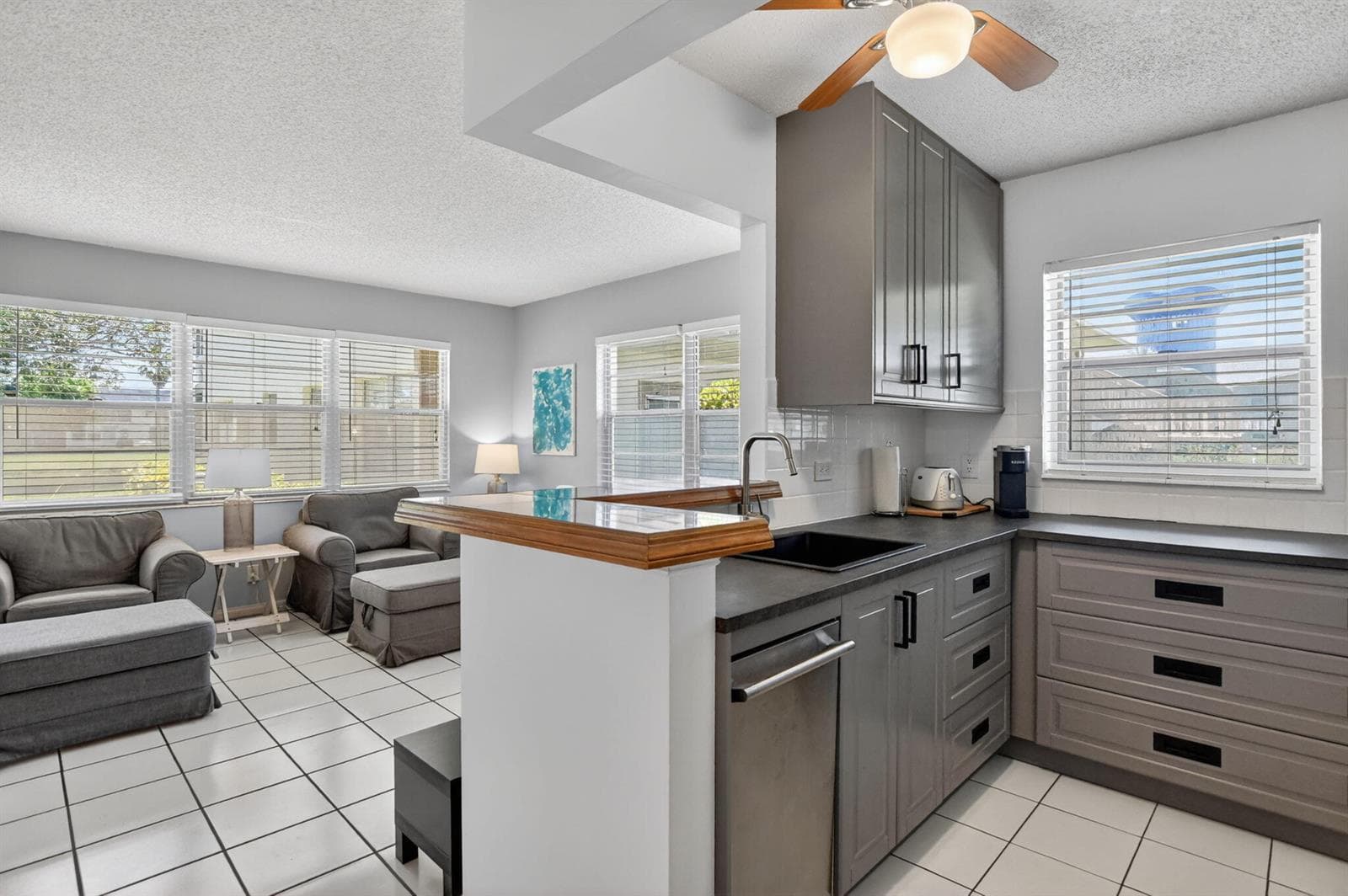 492 W Tilford, Deerfield Beach FL 33442 - Deerfield Beach, FL - Photo 1