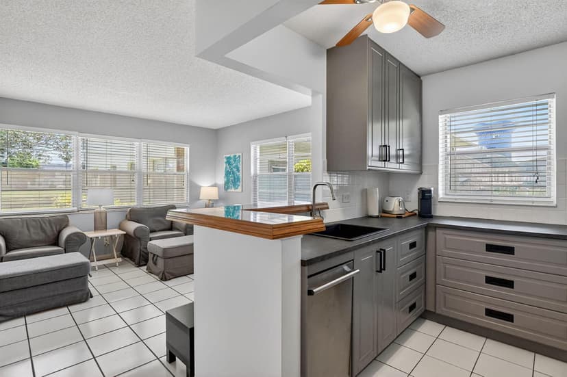 492 W Tilford, Deerfield Beach FL 33442