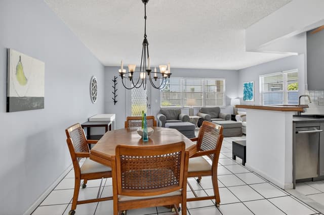 492 W Tilford, Deerfield Beach FL 33442 - Deerfield Beach, FL - Photo 5