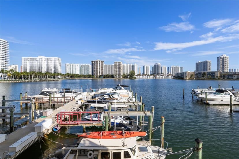 18071 Biscayne Blvd # 802, Aventura FL 33160