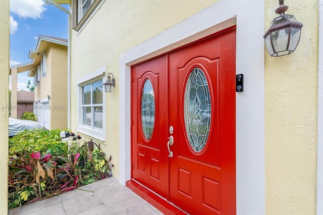 1001 SW 100th Ter, Pembroke Pines FL 33025 - Pembroke Pines, FL - Photo 6