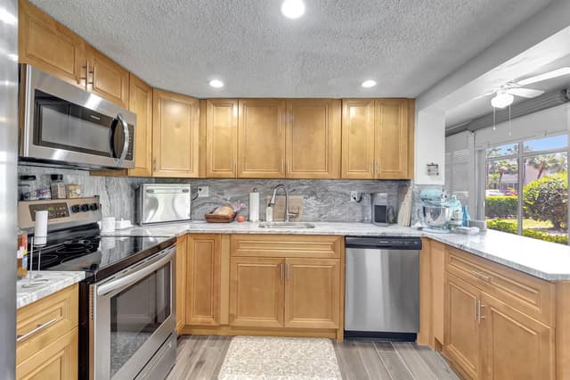 66 Capri B, Delray Beach FL 33484 - Delray Beach, FL - Photo 7