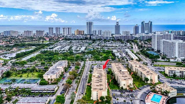2000 Atlantic Shores Boulevard Apt 410, Hallandale Beach FL 33009 - Hallandale Beach, FL - Photo 2