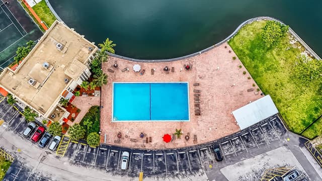 2000 Atlantic Shores Boulevard Apt 410, Hallandale Beach FL 33009 - Hallandale Beach, FL - Photo 4