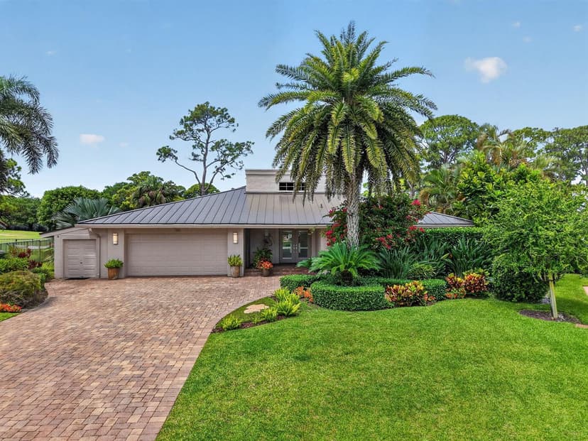 706 Foxpointe Circle, Delray Beach FL 33445