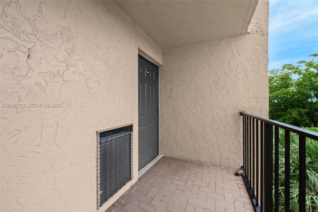 3300 W Rolling Hills Cir # 510, Davie FL 33328 - Davie, FL - Photo 3