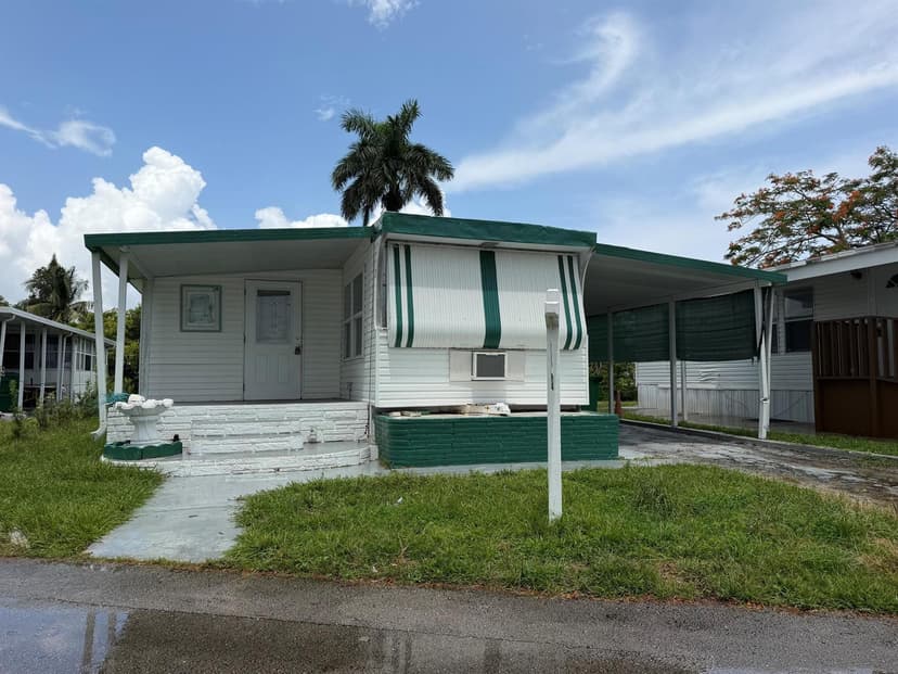 1670 SW 85th Avenue, Davie FL 33324