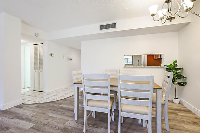 5160 Las Verdes Circle # 117, Delray Beach FL 33484 - Delray Beach, FL - Photo 7