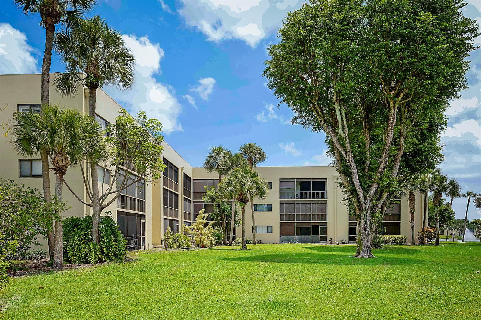 5160 Las Verdes Circle # 117, Delray Beach FL 33484 - Delray Beach, FL - Photo 1
