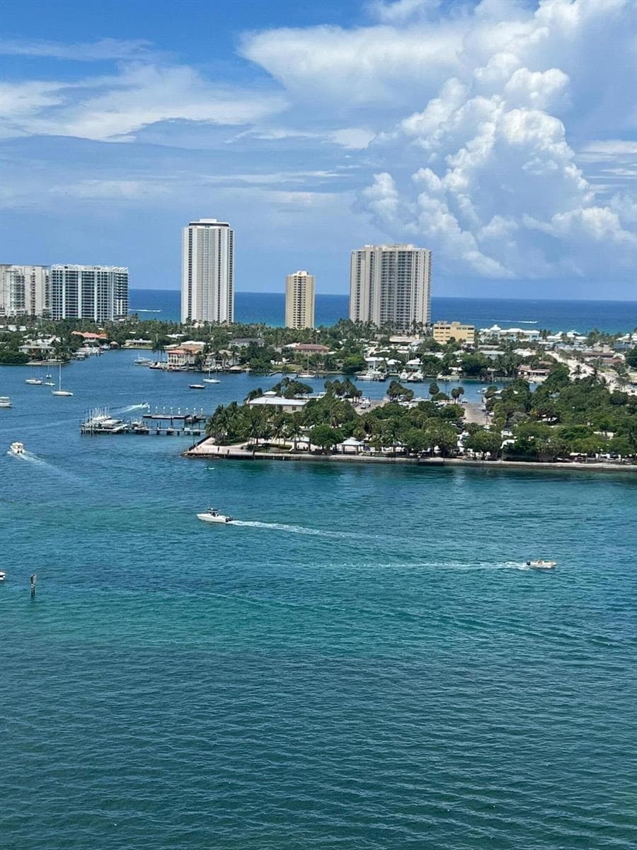 2640 Lake Shore Drive # 1811, Riviera Beach FL 33404