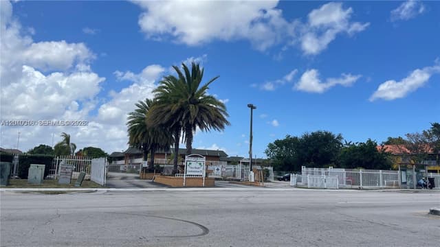 271 NW 177th  St # 104, Miami Gardens FL 33169 - Miami Gardens, FL - Photo 2