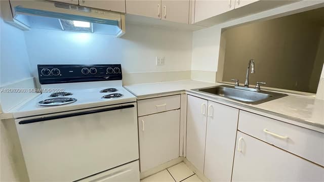 271 NW 177th  St # 104, Miami Gardens FL 33169 - Miami Gardens, FL - Photo 6
