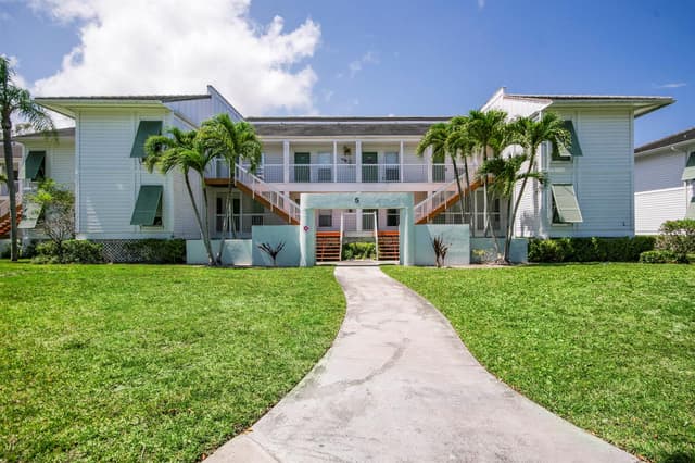 170 Cypress Point Drive, Palm Beach Gardens FL 33418 - Palm Beach Gardens, FL - Photo 2