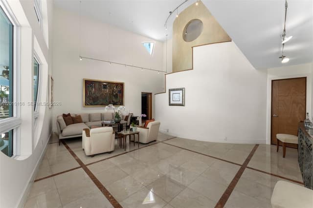 690 Warren Ln, Key Biscayne FL 33149 - Key Biscayne, FL - Photo 6