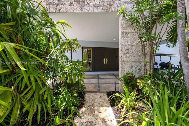 690 Warren Ln, Key Biscayne FL 33149 - Key Biscayne, FL - Photo 3
