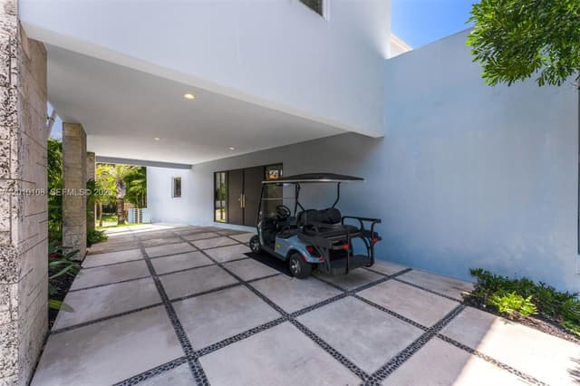 690 Warren Ln, Key Biscayne FL 33149 - Key Biscayne, FL - Photo 4