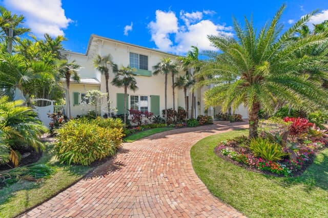 2870 NE 24th Place, Fort Lauderdale FL 33305 - Fort Lauderdale, FL - Photo 2