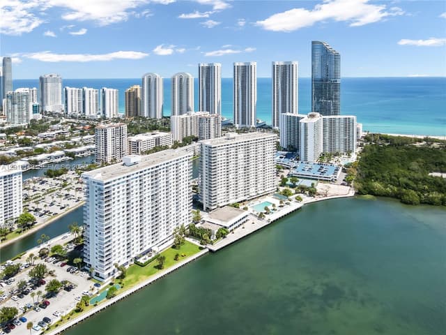 300 Bayview Dr # 605, Sunny Isles Beach FL 33160 - Sunny Isles Beach, FL - Photo 2