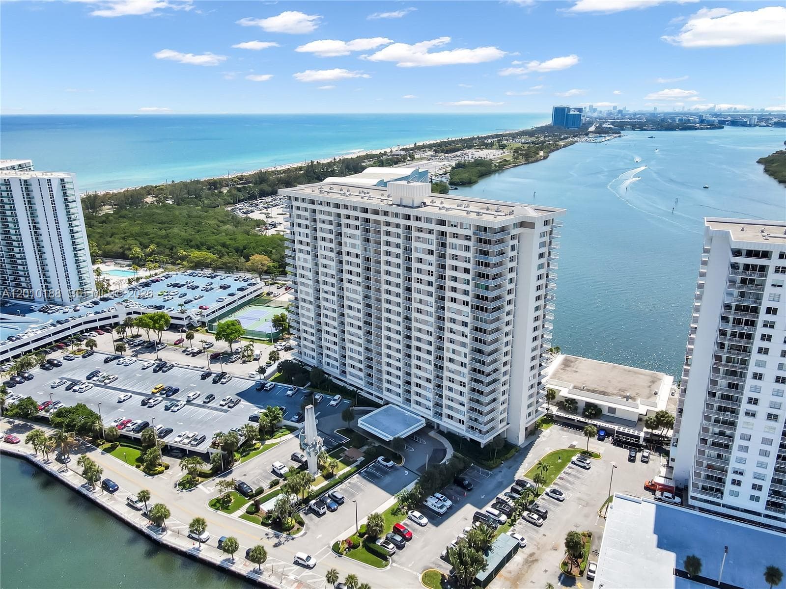 300 Bayview Dr # 605, Sunny Isles Beach FL 33160