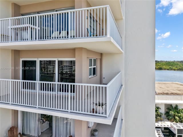 300 Bayview Dr # 605, Sunny Isles Beach FL 33160 - Sunny Isles Beach, FL - Photo 5