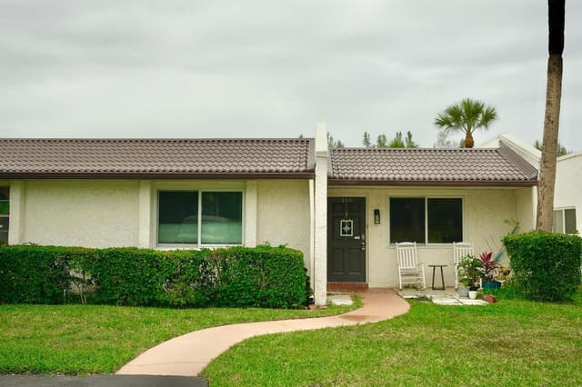 449 Golden River Drive, West Palm Beach FL 33411 - West Palm Beach, FL - Photo 2