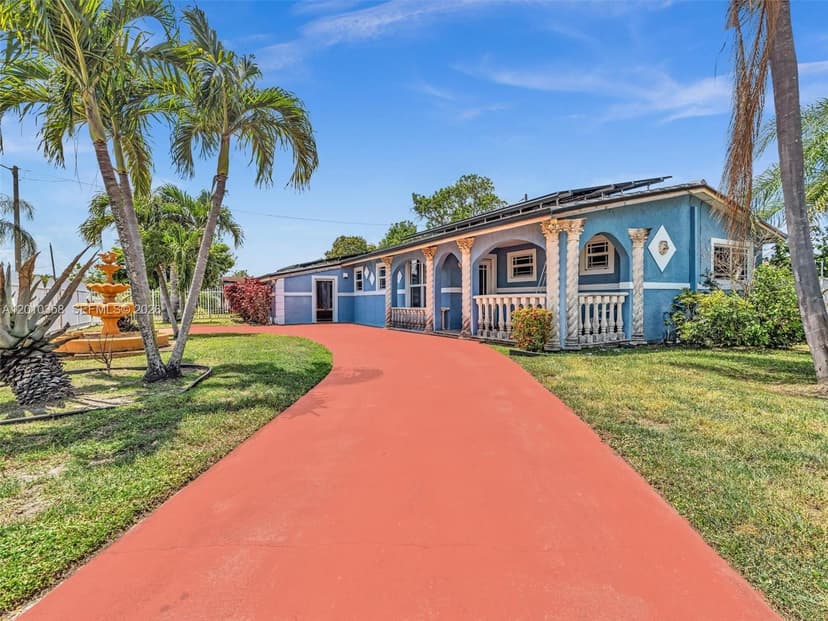 4301 NW 185th St, Miami Gardens FL 33055