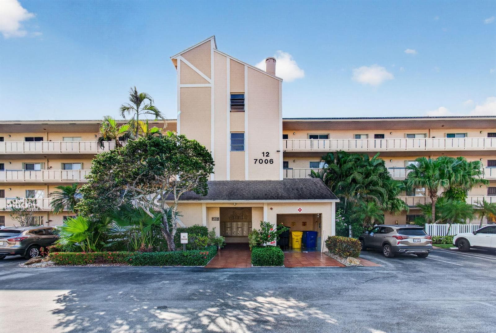 7006 Huntington Lane # 404, Delray Beach FL 33446 - Delray Beach, FL - Photo 1