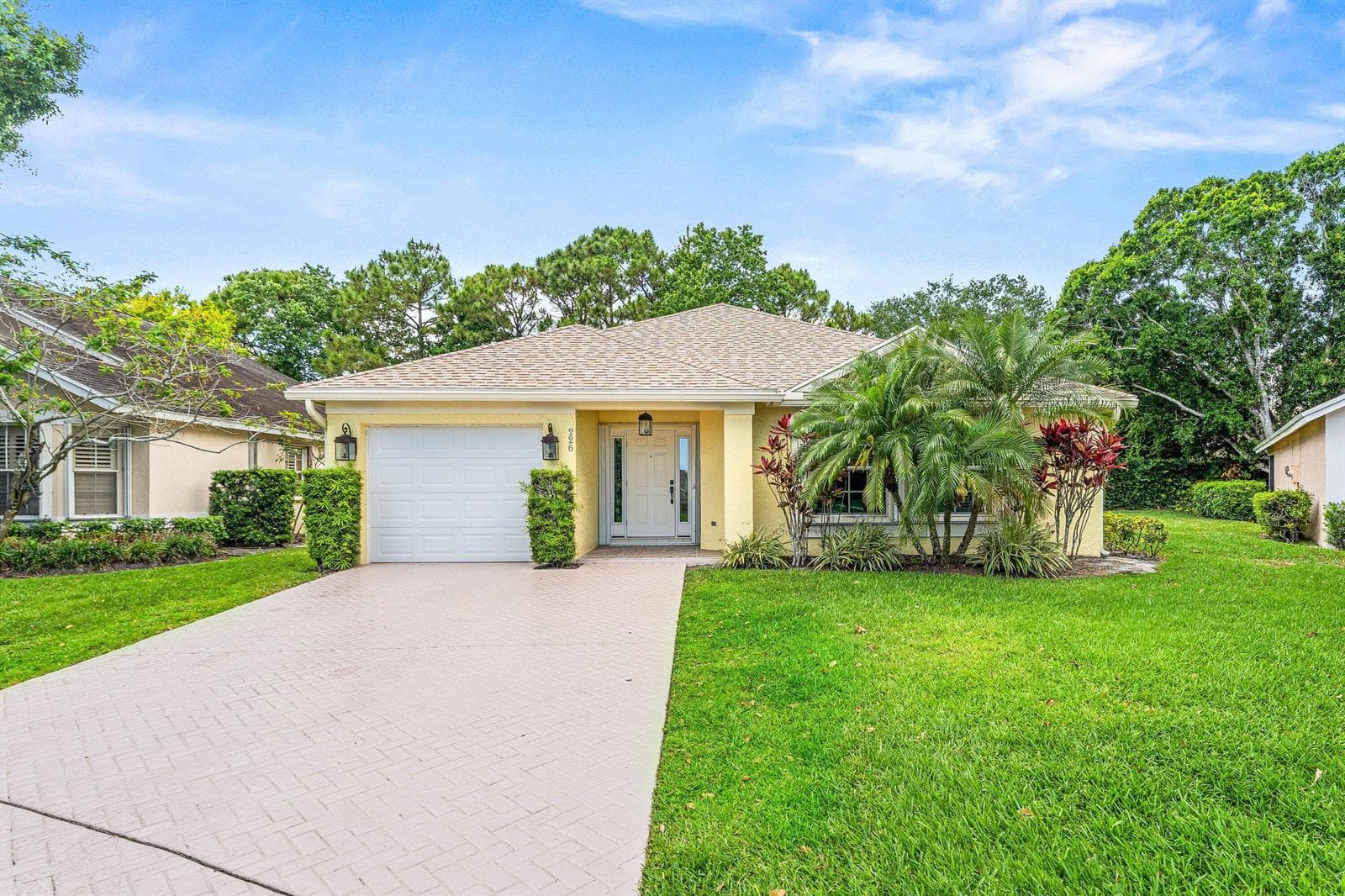 226 Moccasin Trail W, Jupiter FL 33458