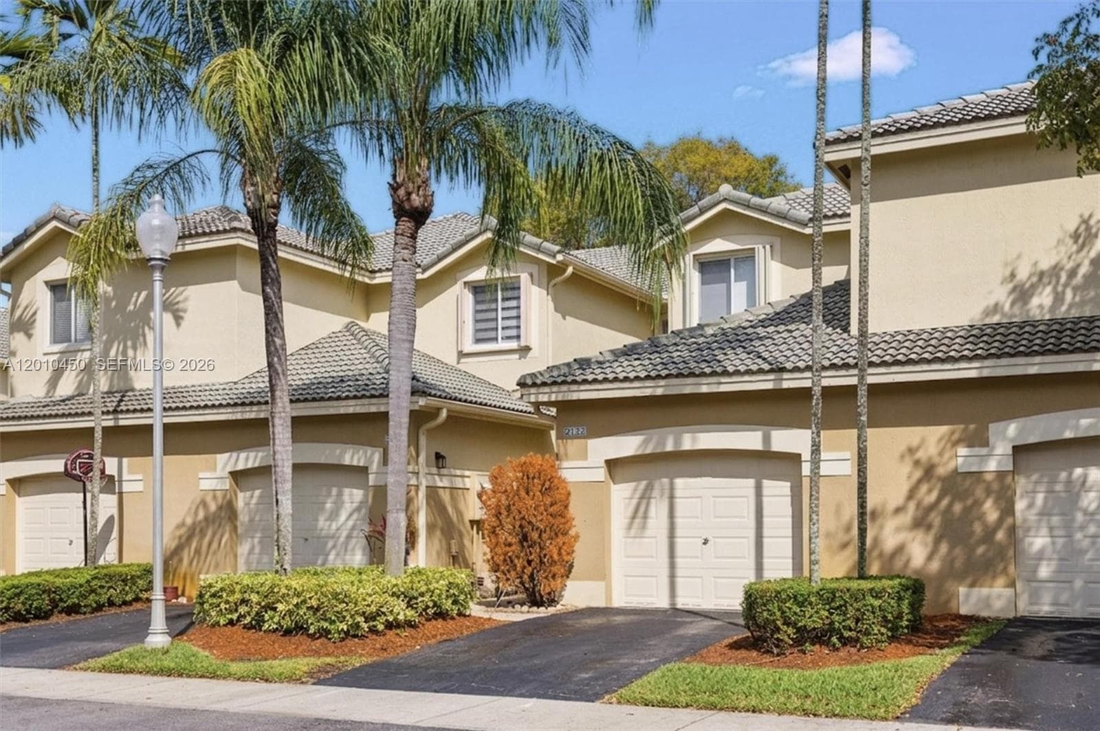 2132 Bahia Ln, Weston FL 33327