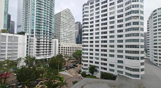 999 Brickell Bay Dr # 805, Miami FL 33131 - Miami, FL - Photo 4