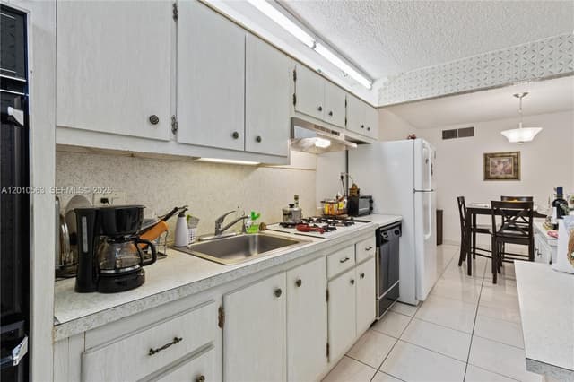 165 NE 203rd Ter # C20, Miami Gardens FL 33179 - Miami Gardens, FL - Photo 7