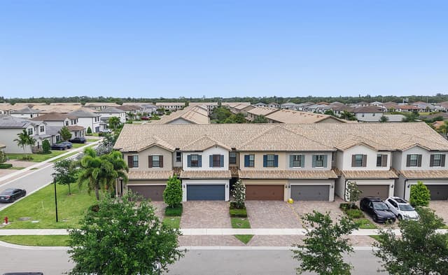 4846 San Fratello Circle, Lake Worth FL 33467 - Lake Worth, FL - Photo 2