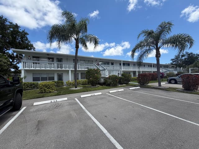 209 Newport M # 209, Deerfield Beach FL 33442 - Deerfield Beach, FL - Photo 2