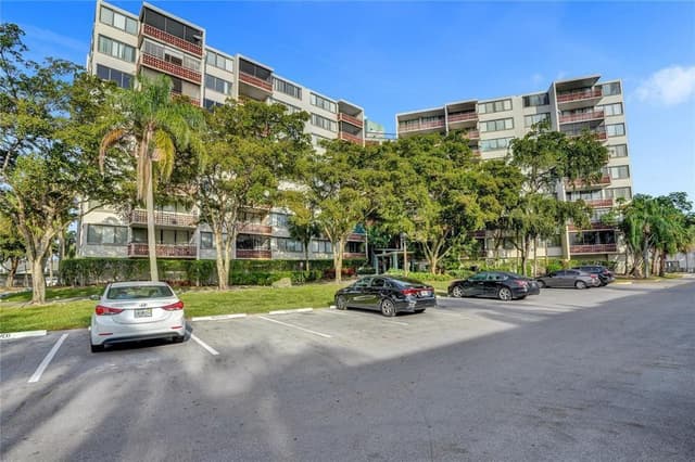 4222 Inverrary Boulevard # 4116, Lauderhill FL 33319 - Lauderhill, FL - Photo 3