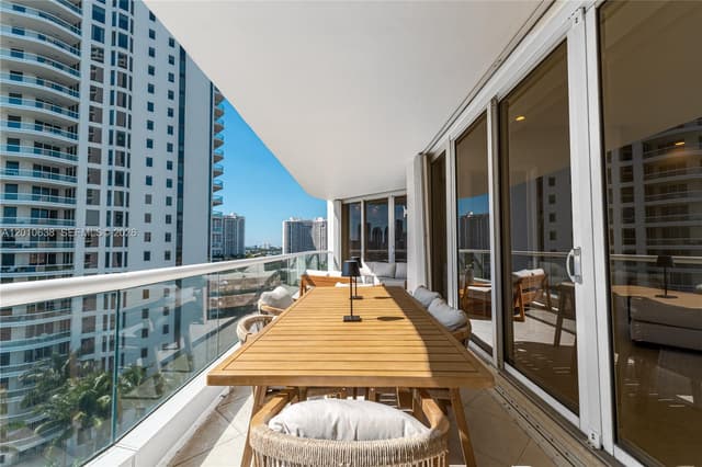 7000 Island Blvd # 1402, Aventura FL 33160 - Aventura, FL - Photo 2