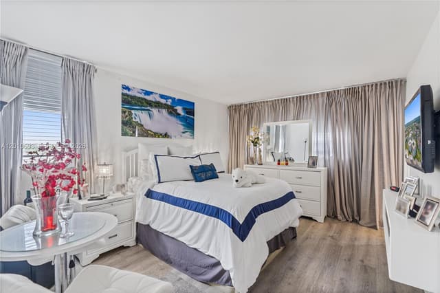2850 Somerset Dr # 410L, Lauderdale Lakes FL 33311 - Lauderdale Lakes, FL - Photo 5