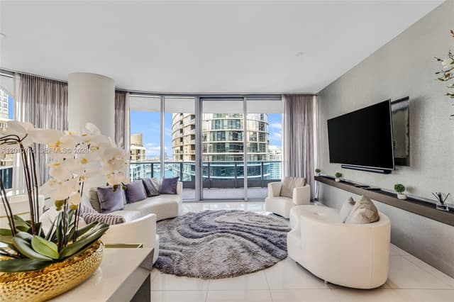200 Biscayne Boulevard Way # 4401, Miami FL 33131 - Miami, FL - Photo 2