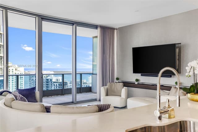 200 Biscayne Boulevard Way # 4401, Miami FL 33131 - Miami, FL - Photo 7