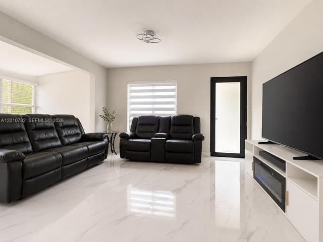 3162 NW 168th Ter, Miami Gardens FL 33056 - Miami Gardens, FL - Photo 3