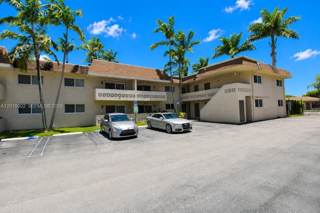 14500 SW 88th Ave # 222, Palmetto Bay FL 33176 - Palmetto Bay, FL - Photo 2