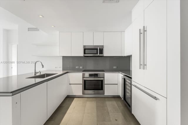 68 SE 6th St # 2304, Miami FL 33131 - Miami, FL - Photo 2
