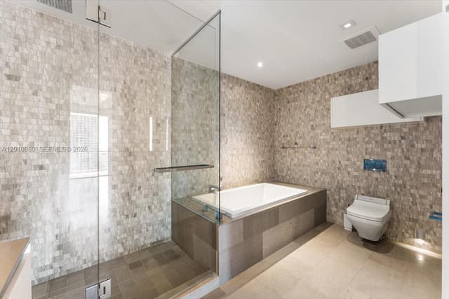 68 SE 6th St # 2304, Miami FL 33131 - Miami, FL - Photo 5